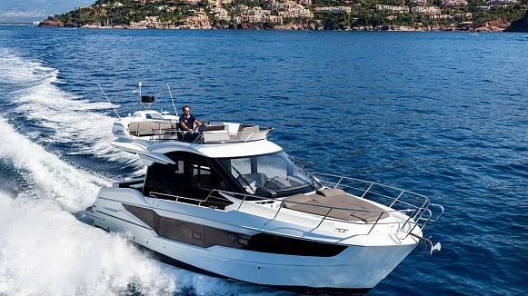 GALEON 400 FLY yacht