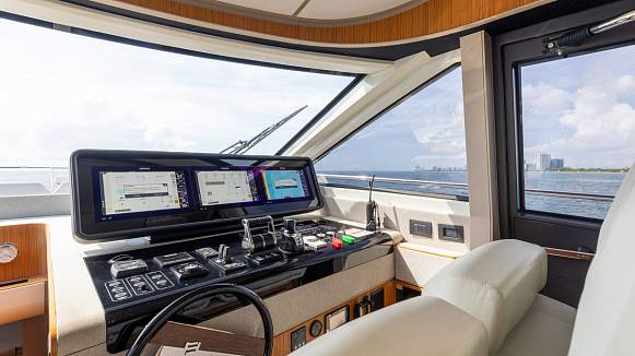 KATRIN I yacht