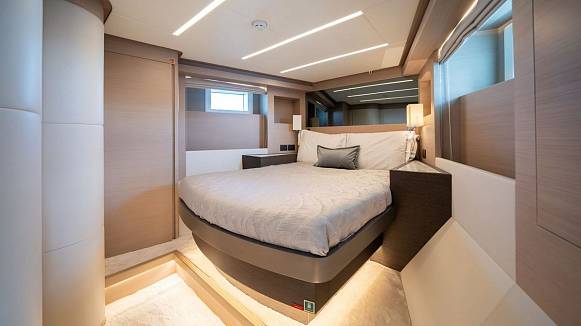 NOMAD 75 SUV yacht