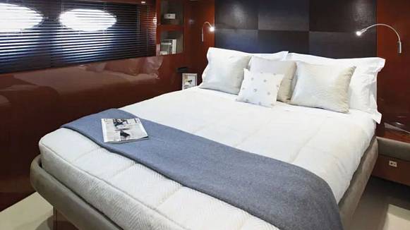 PRINCESS 72 yacht