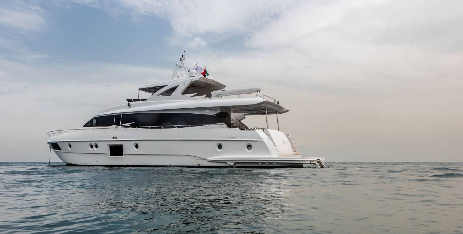 Majesty 90 yacht