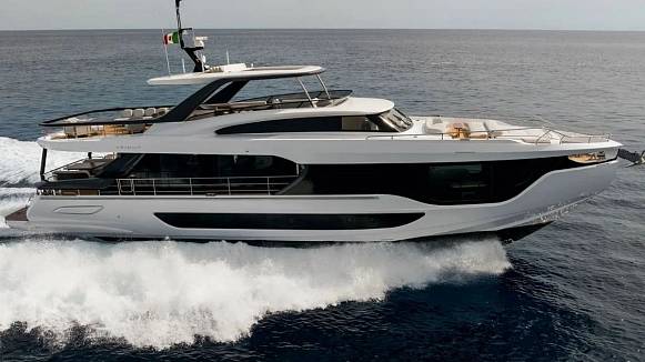 Azimut Grande 26M yacht