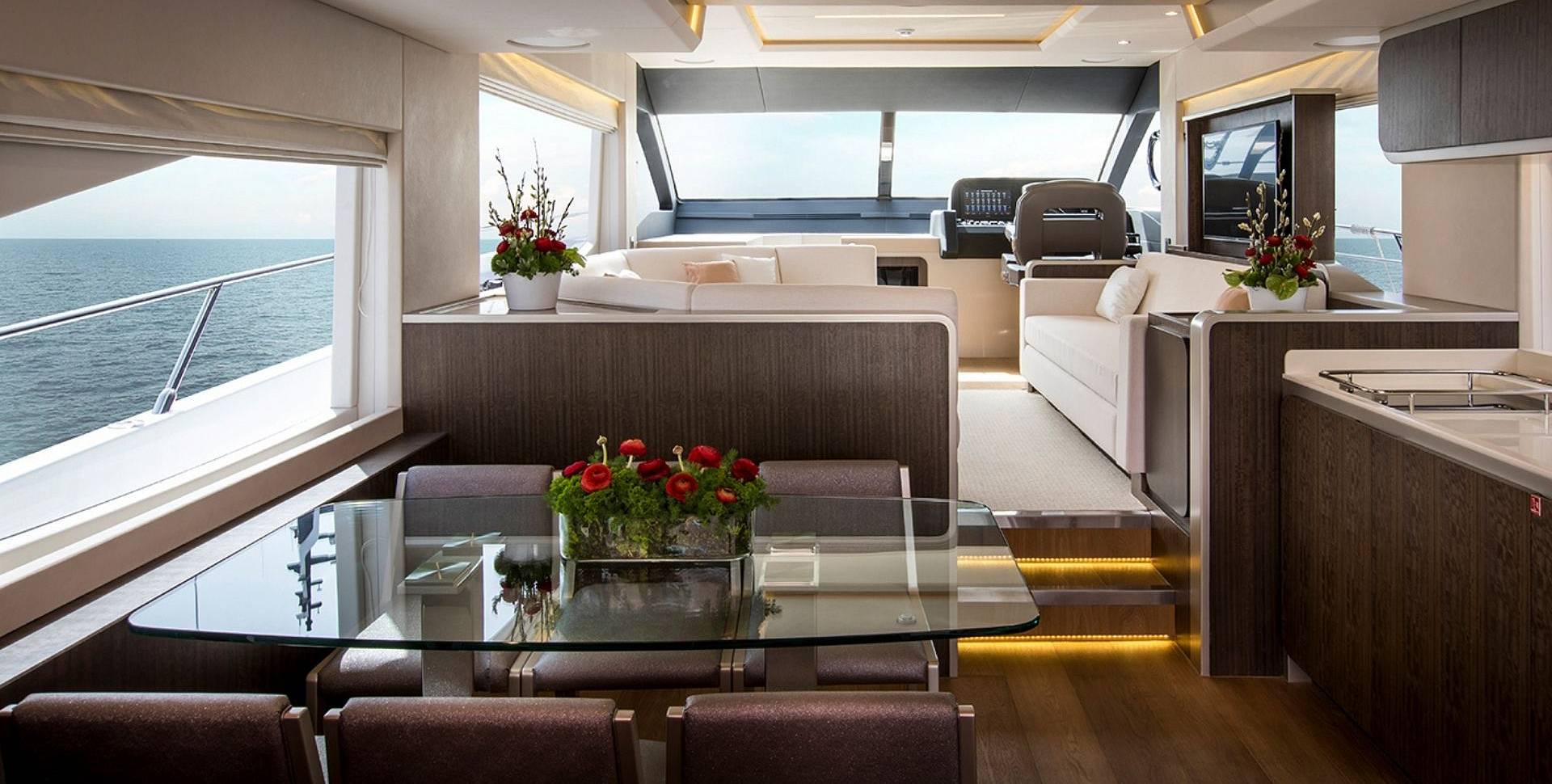 Majesty 62 yacht