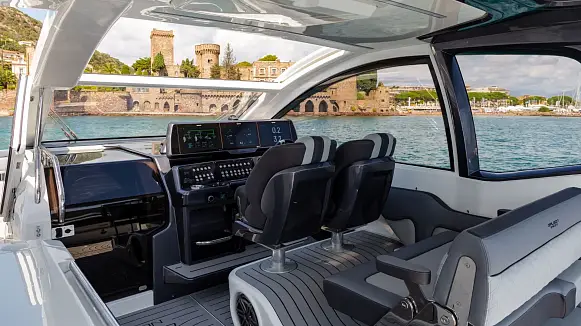 Galeon 375 GTO yacht