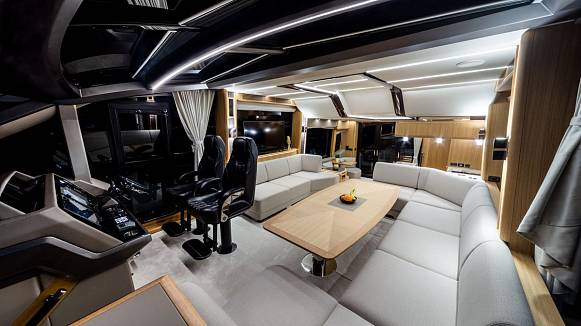 GALEON 680 FLY yacht