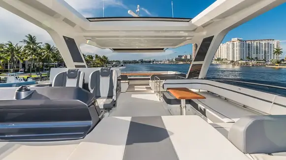GALEON 680 FLY yacht
