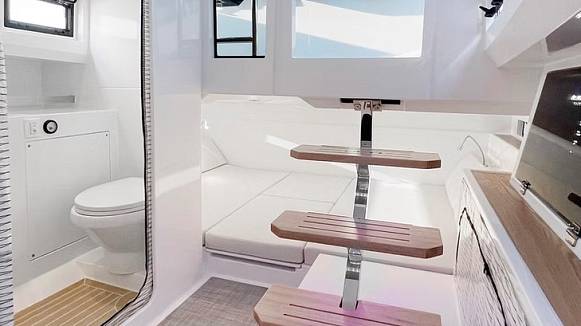  DE ANTONIO D32 yacht