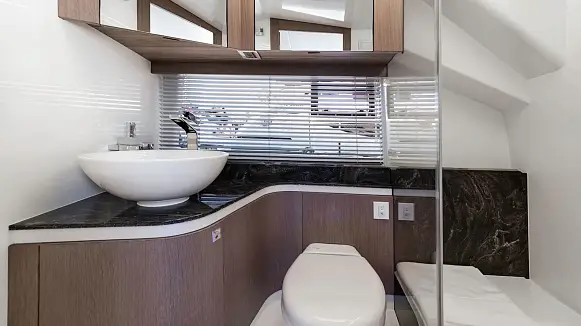 Galeon 375 GTO yacht