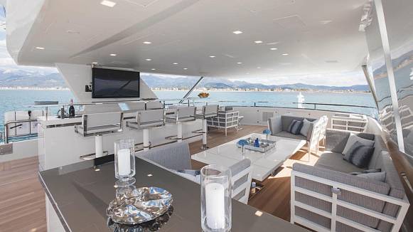 'H yacht