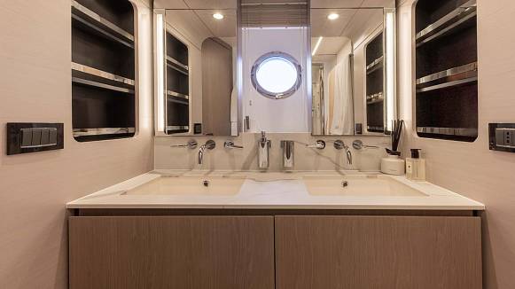 BELLA KATRIN yacht
