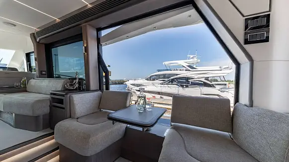 GALEON 560 FLY yacht