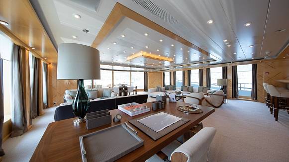 AHS yacht