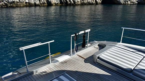 LEOPARD 23 yacht