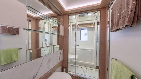 BENETTI DELFINO 93 yacht