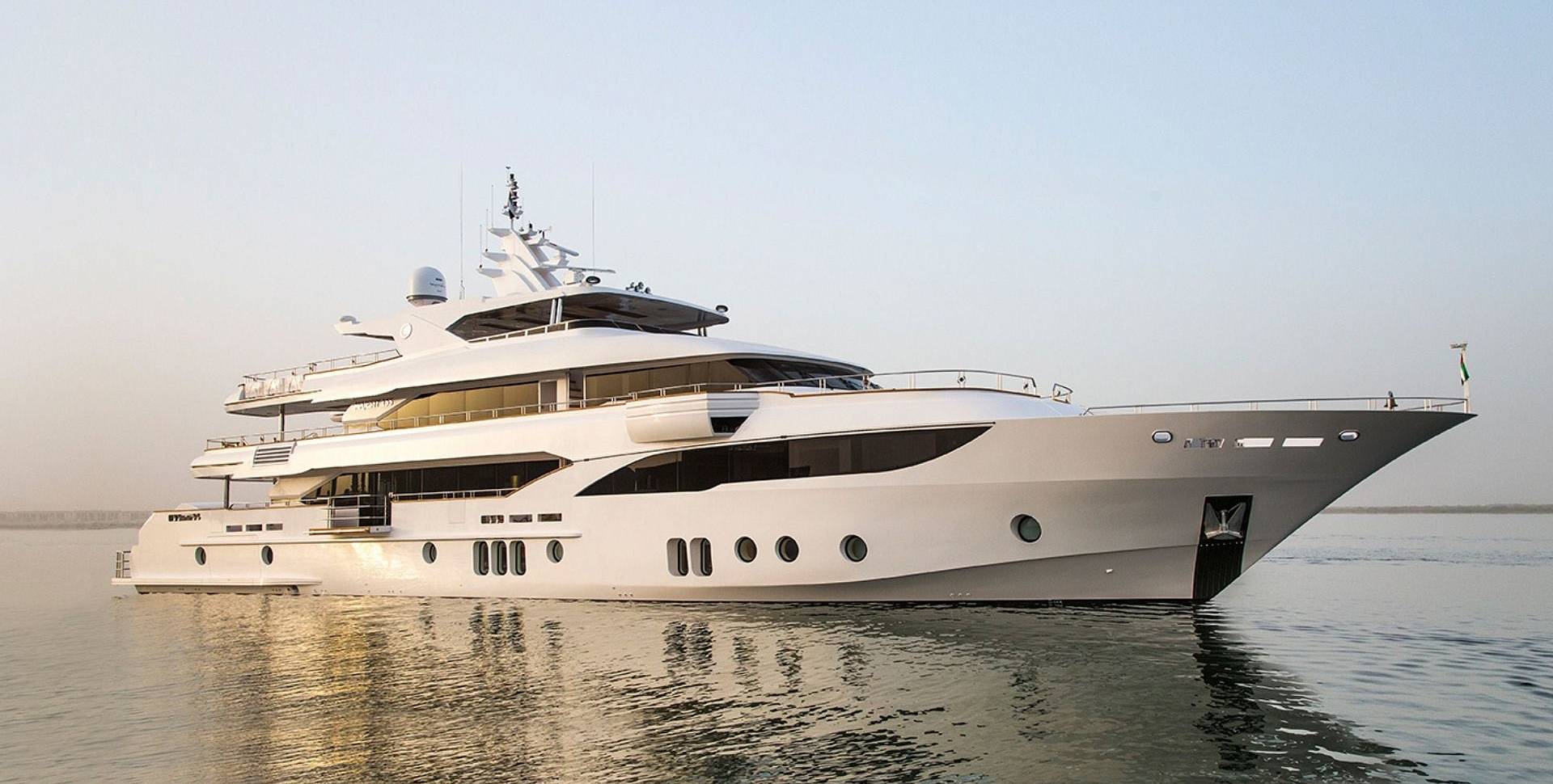 Majesty 155 yacht