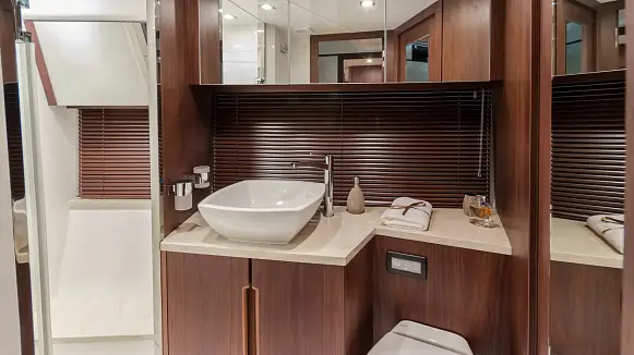 GALEON 560 SKY yacht