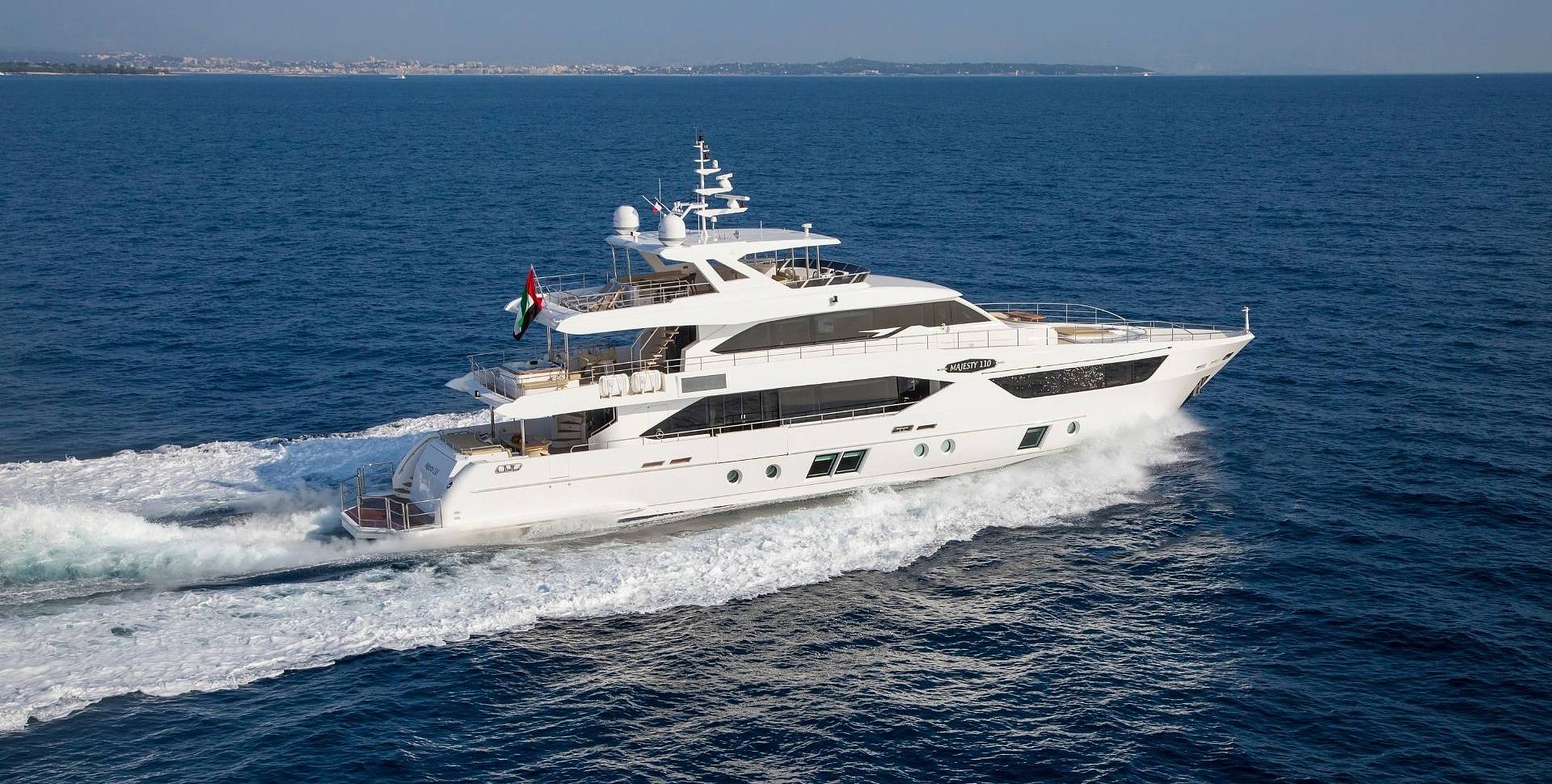 Majesty 110 yacht