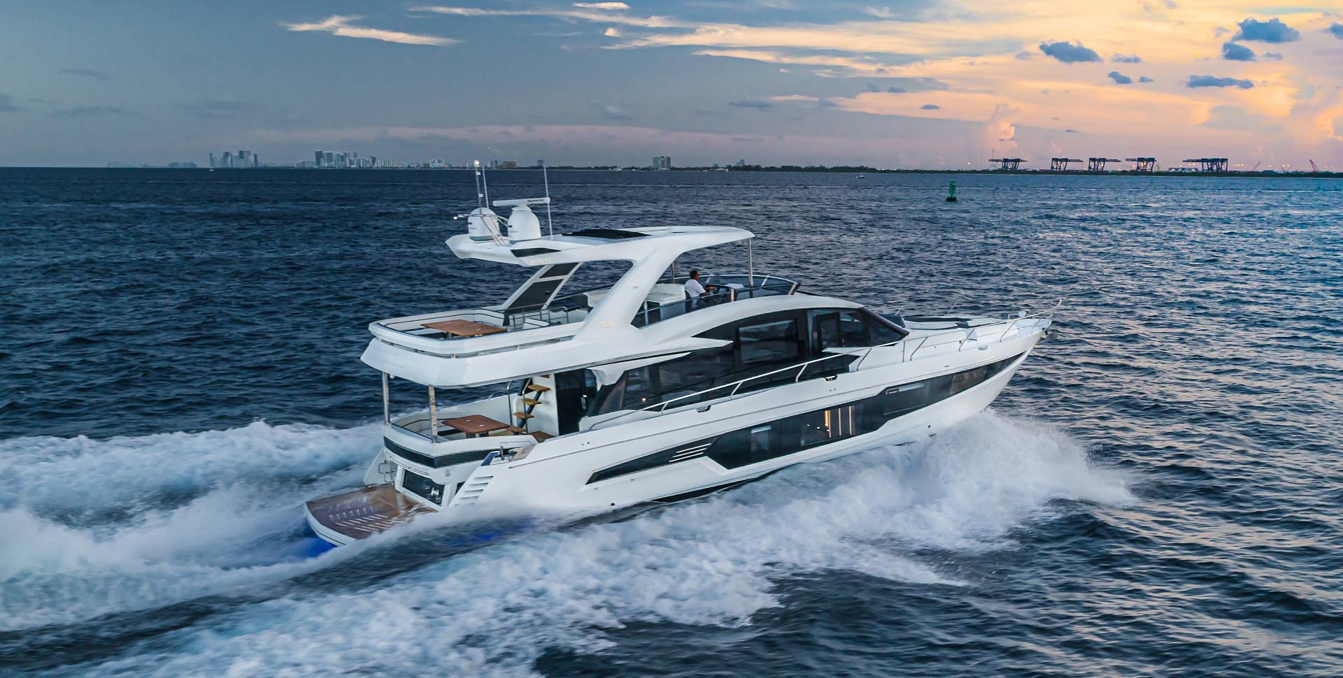 Galeon 680 FLY yacht