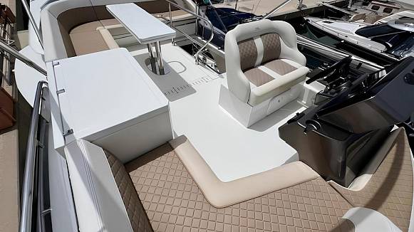 GALEON 400 FLY yacht