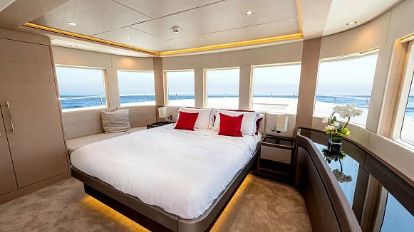 NOMAD 75 SUV yacht