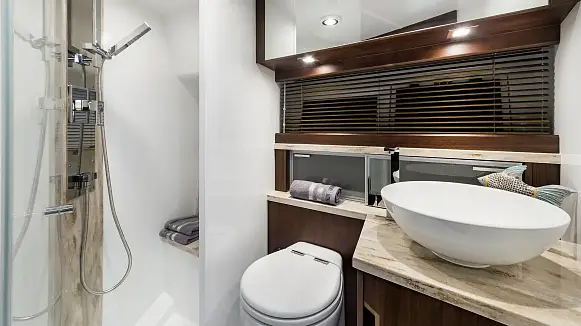 GALEON 420 FLY yacht