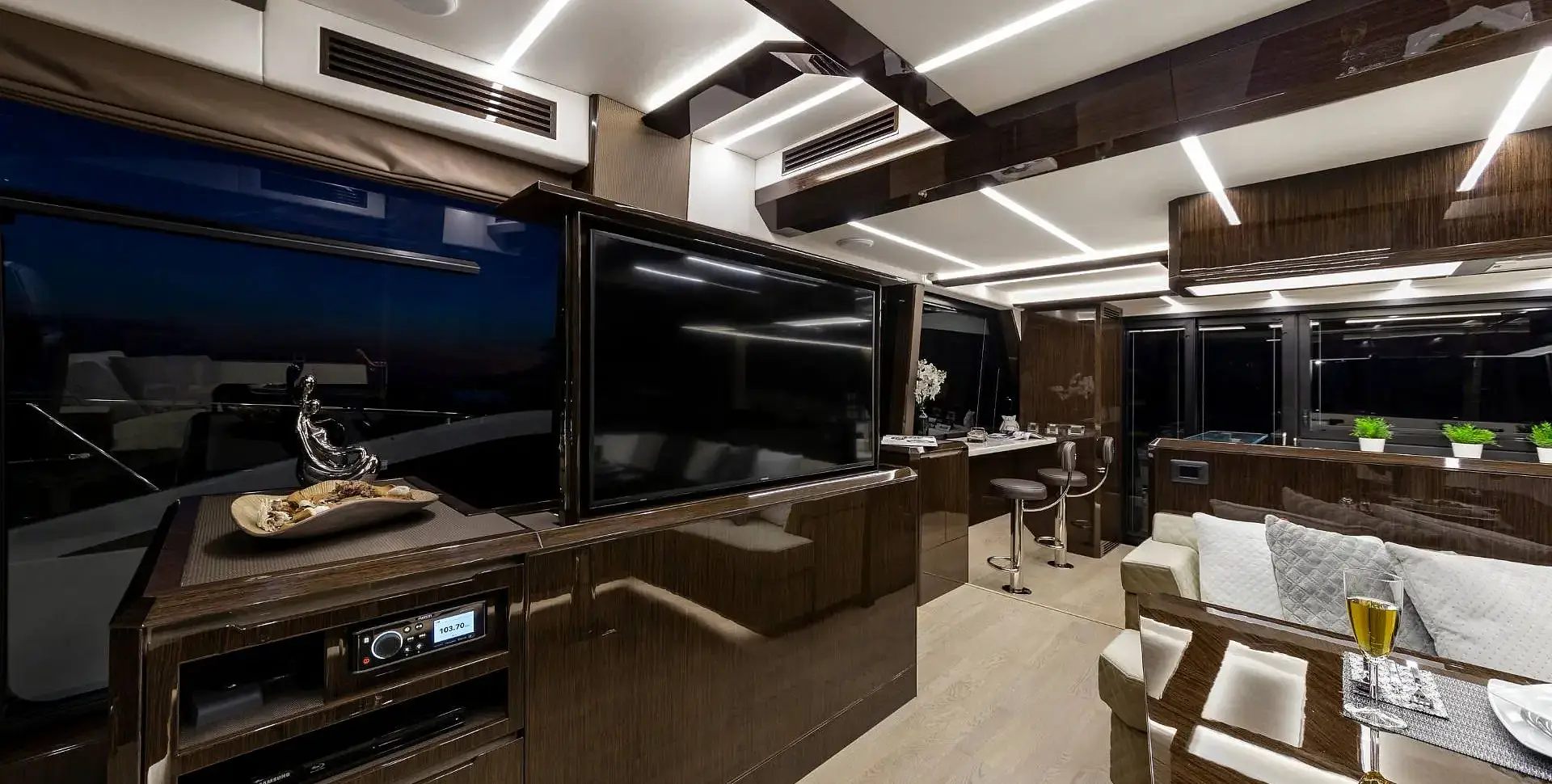 GALEON 640 FLY yacht