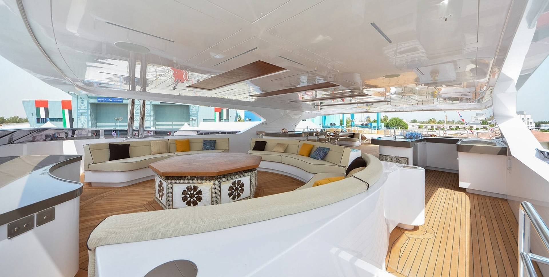 Majesty 155 yacht