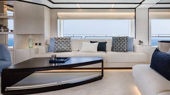 MAJESTY 120 yacht