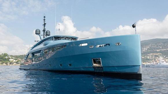 QUEEN ALLA yacht