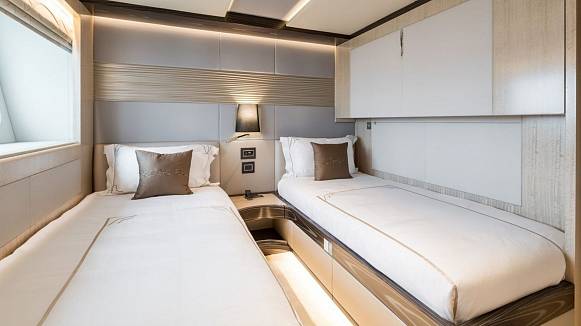 MIA yacht