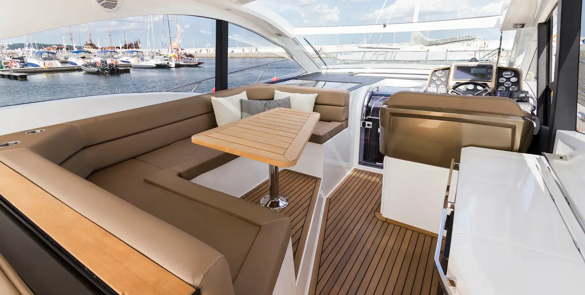 GALEON 485 HTS yacht