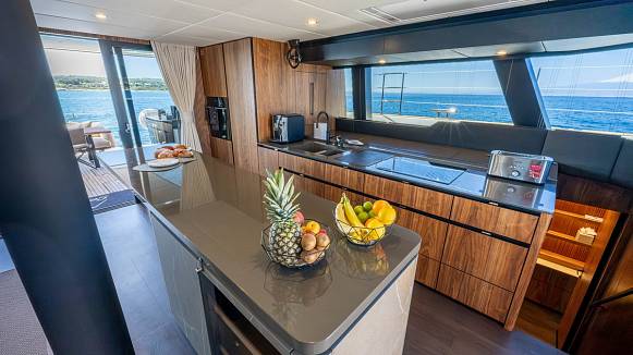 SUNREEF 60 SAILING yacht