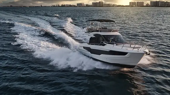 GALEON 400 FLY yacht