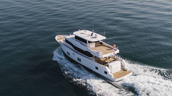 Nomad 70 SUV yacht