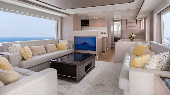 Nomad 70 SUV yacht